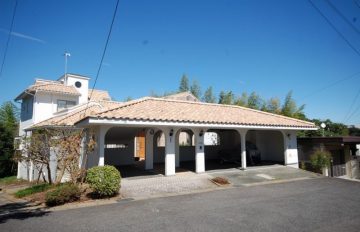 守山区翠松園リノベーション済「南欧の風を感じる邸宅」中古一戸建て
