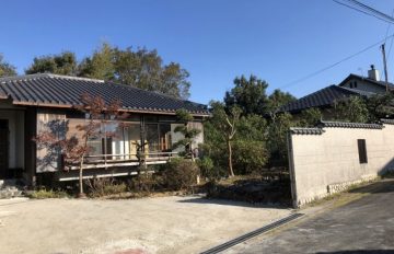 森に囲まれた翠松園の平屋一戸建て